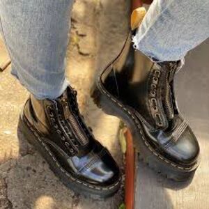 Dr. Martens Vegan Sinclair platform boot